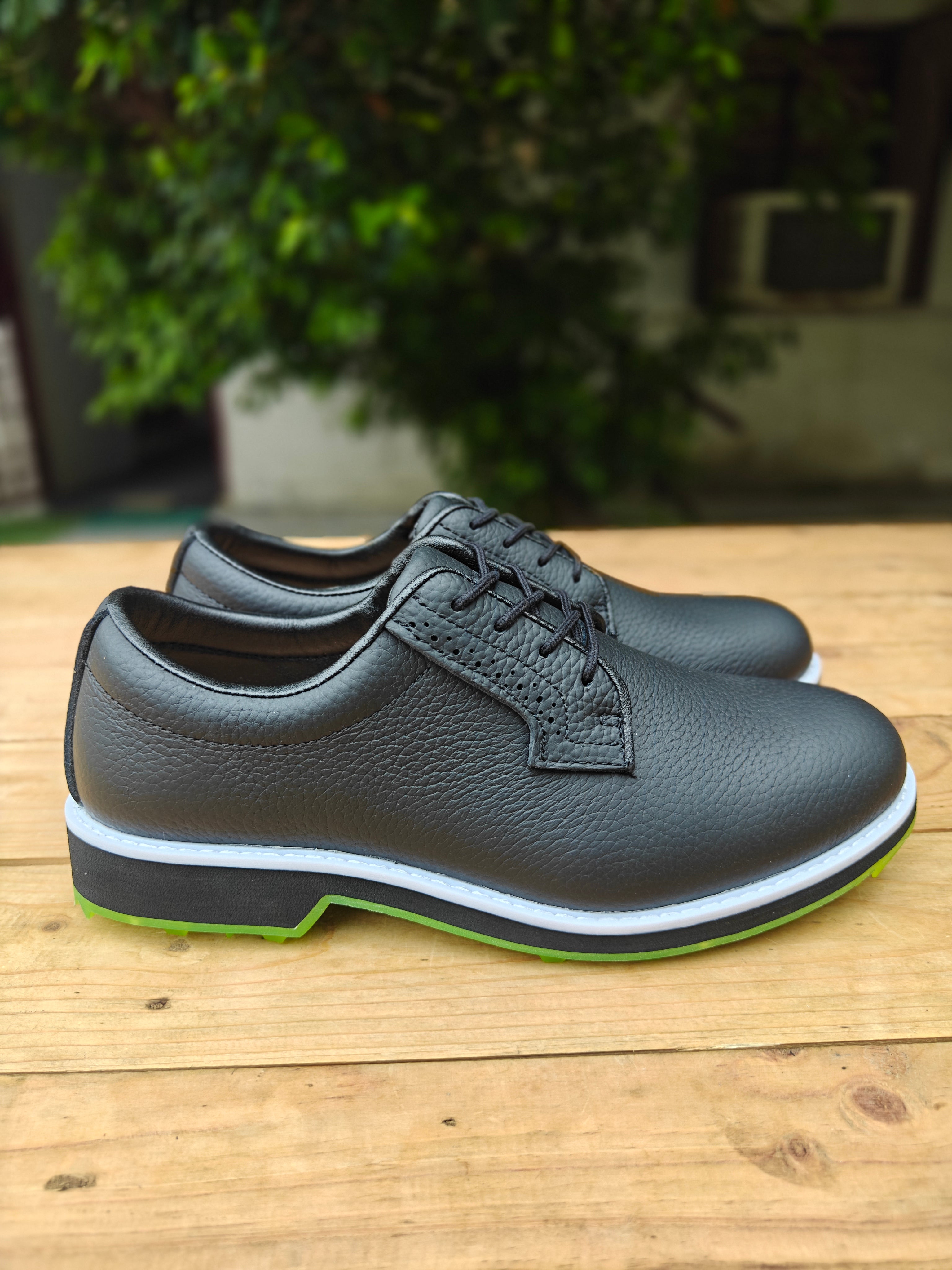 Classic Spikeless Golf Shoes - Black